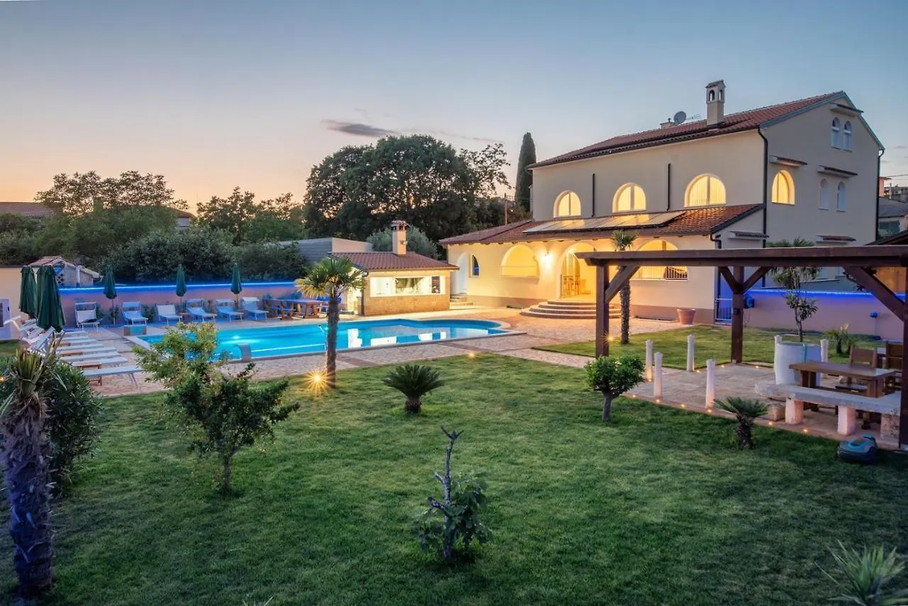 Via Flavia With Common Pools kontakt