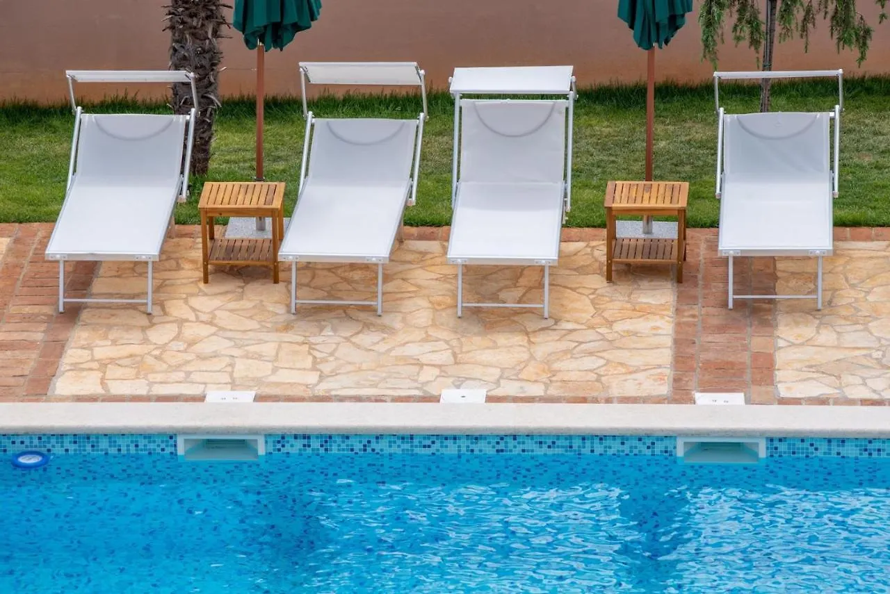 Pensionat Via Flavia With Common Pool Hotell Labinci